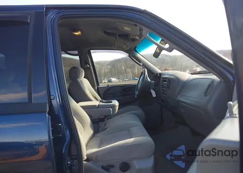 2002 Ford F-150 Lariat/Xlt from USA, damaged, VIN 1FTRW08L02KD19328